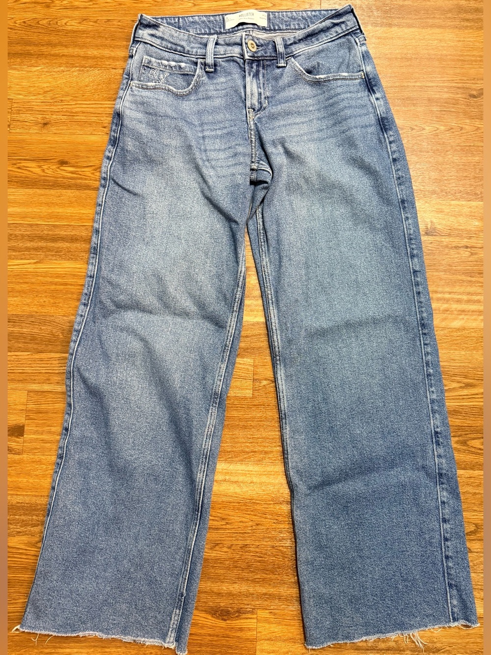 Hollister low rise baggy light wash denim jeans Y2K vibe cottagecore 2 26 waist